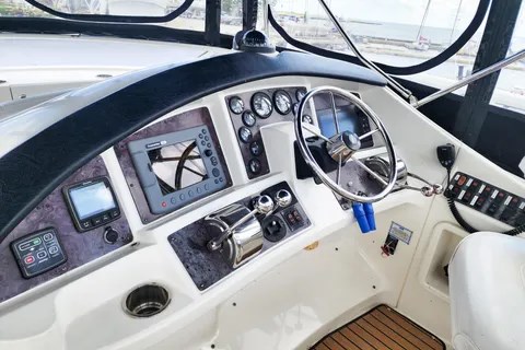 2005 Carver Super Sport 33 Photo 13 sur 36