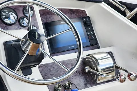 2005 Carver Super Sport 33 Photo 16 sur 36