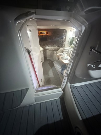 1997 Sea Ray Sundancer 330 Photo 38 of 101