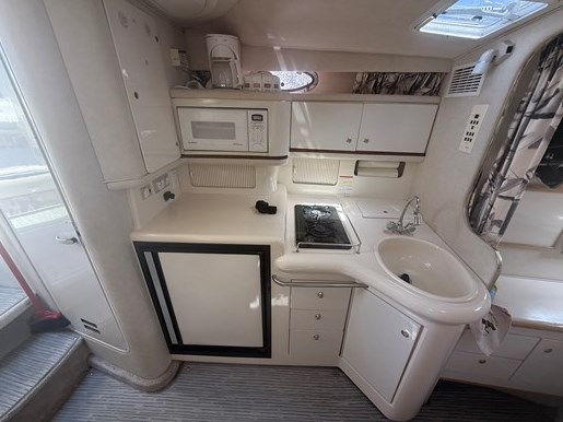 1997 Sea Ray Sundancer 330 Photo 65 of 101