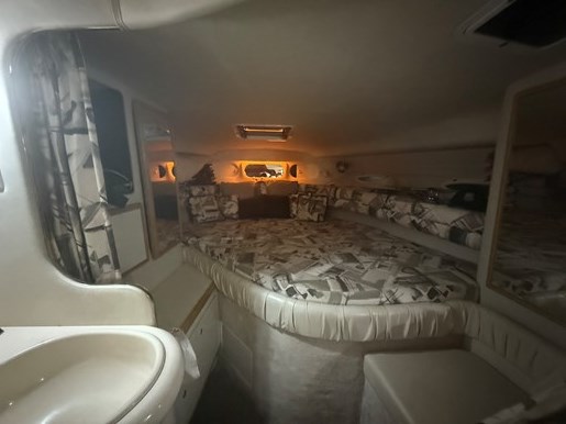 1997 Sea Ray Sundancer 330 Photo 42 of 101