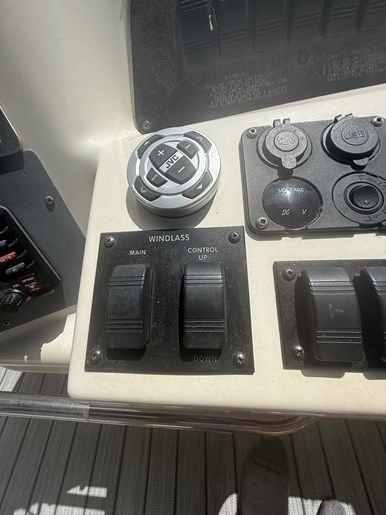 1997 Sea Ray Sundancer 330 Photo 32 of 101