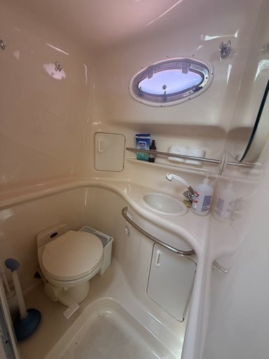 1997 Sea Ray Sundancer 330 Photo 93 of 101