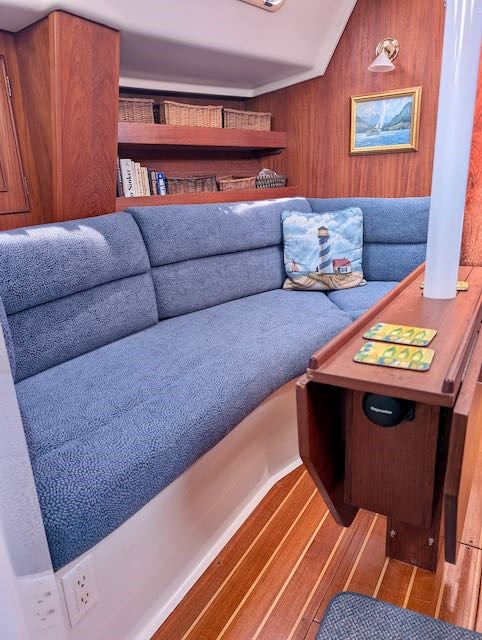 1990 CS Yachts CS 34 Photo 14 of 23
