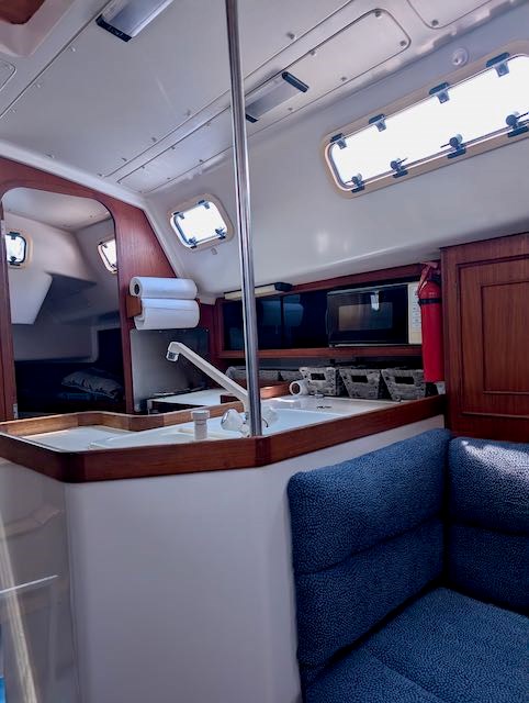 1990 CS Yachts CS 34 Photo 7 of 23
