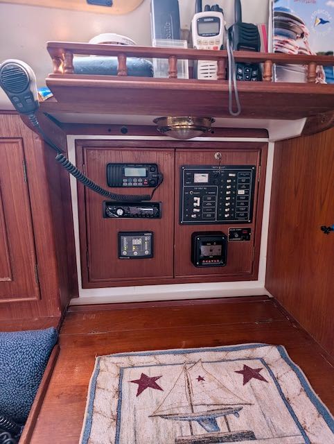1990 CS Yachts CS 34 Photo 11 of 23