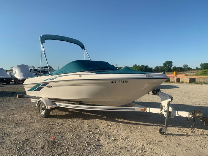 1998 Sea Ray 180 Bowrider Photo 1 of 6