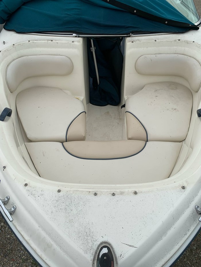 1998 Sea Ray 180 Bowrider Photo 5 of 6