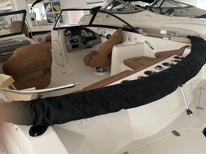 2022 Stingray 201DC Photo 2 of 6
