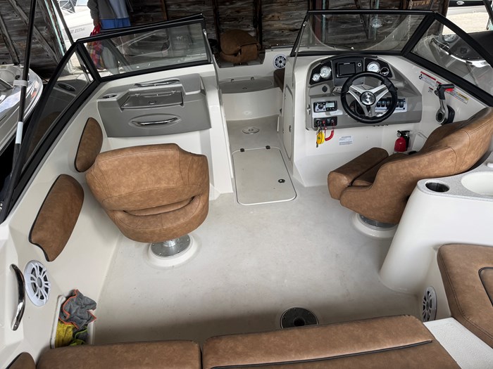 2022 Stingray 201DC Photo 6 of 6
