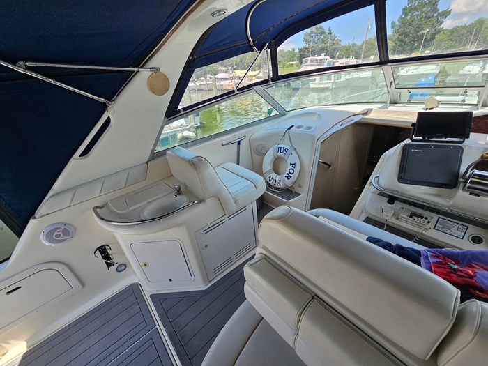 1998 Sea Ray 330 Sundancer Photo 9 sur 20
