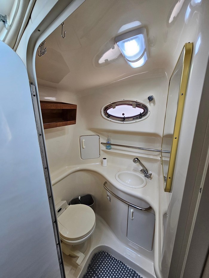 1998 Sea Ray 330 Sundancer Photo 18 sur 20