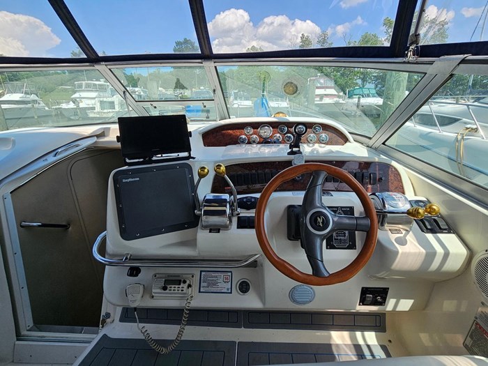 1998 Sea Ray 330 Sundancer Photo 8 sur 20