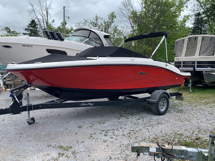 2018 Sea Ray SPX 190 Photo 2 of 32