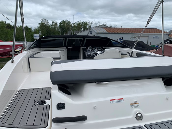 2018 Sea Ray SPX 190 Photo 10 of 32