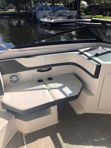 2018 Sea Ray SPX 190 Photo 21 of 32