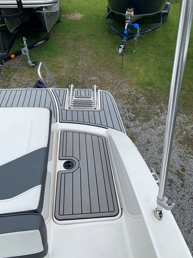 2018 Sea Ray SPX 190 Photo 9 of 32
