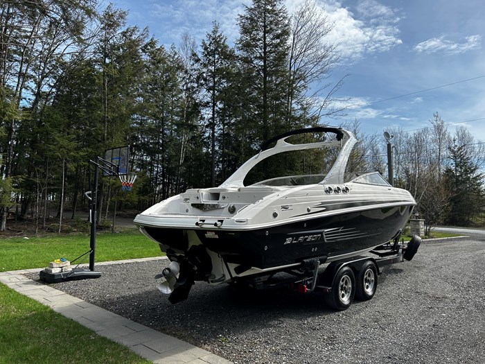 2012 Larson LXI288 Photo 3 of 11