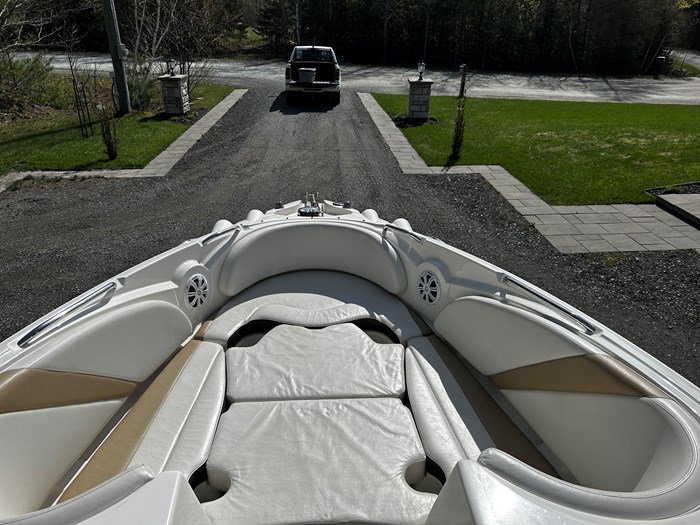 2012 Larson LXI288 Photo 8 of 11