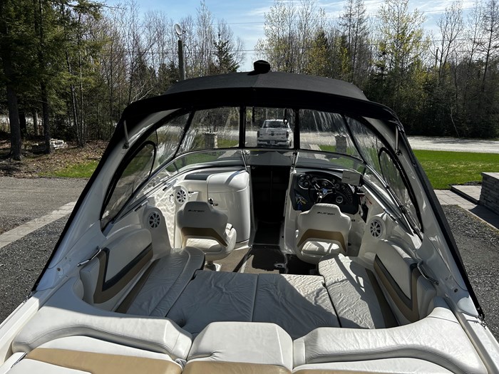 2012 Larson LXI288 Photo 9 of 11