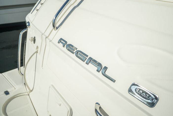 2009 Regal Commodore 4060 Photo 41 of 50