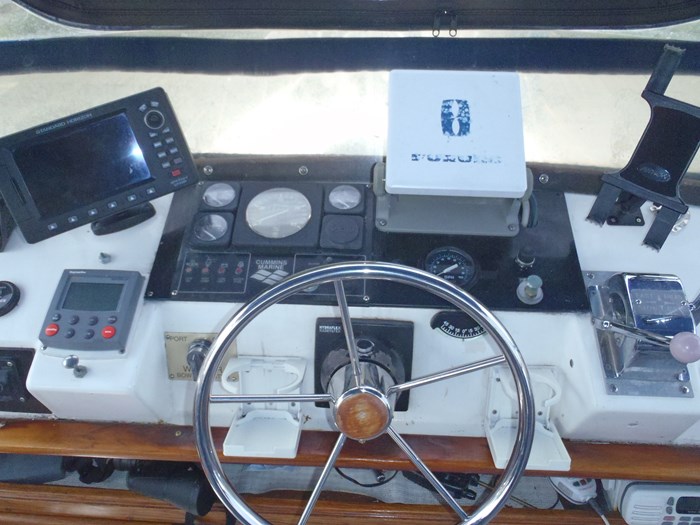1976 silverton/mainship 34T Photo 4 of 16