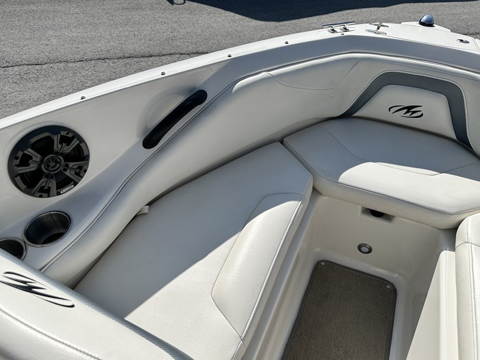 2013 Monterey Sport Boat 204FS Photo 14 of 26