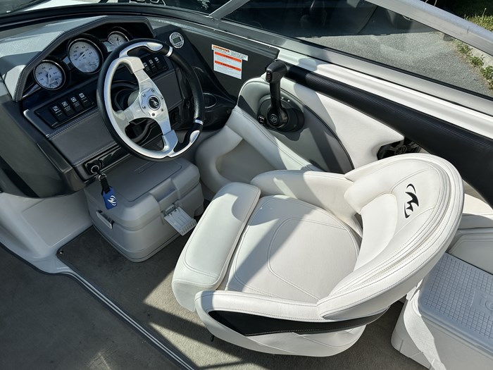 2013 Monterey Sport Boat 204FS Photo 10 of 26