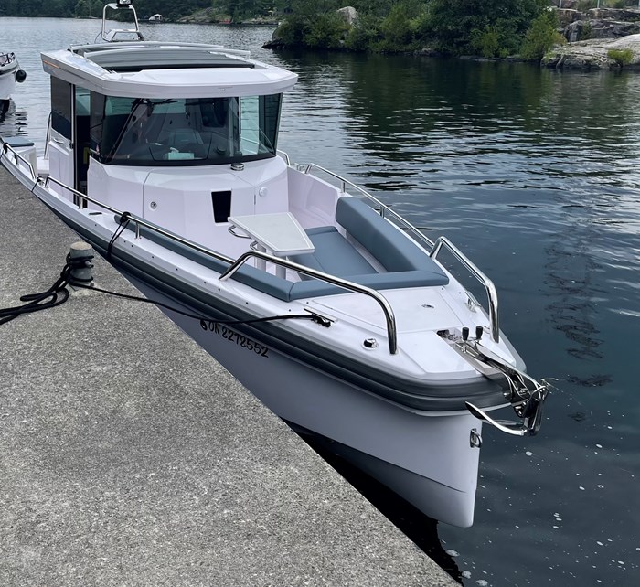 2022 Axopar 28 cabin Photo 5 of 26