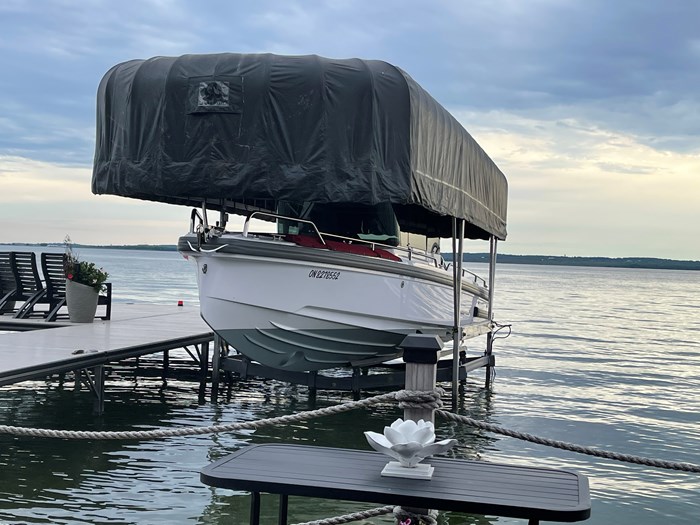 2022 Axopar 28 cabin Photo 6 of 26