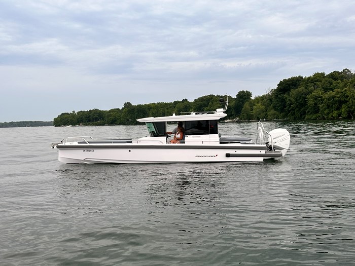2022 Axopar 28 cabin Photo 9 of 26