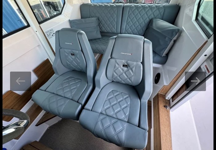 2022 Axopar 28 cabin Photo 17 of 26