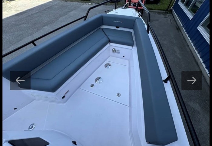 2022 Axopar 28 cabin Photo 21 of 26