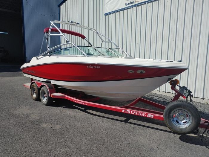 2005 Regal 2200 BOWRIDER Photo 2 of 10