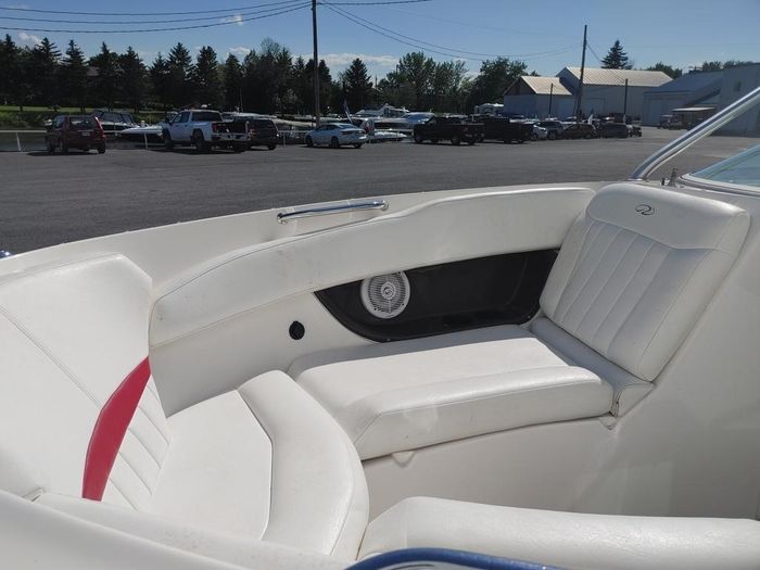 2005 Regal 2200 BOWRIDER Photo 8 of 10