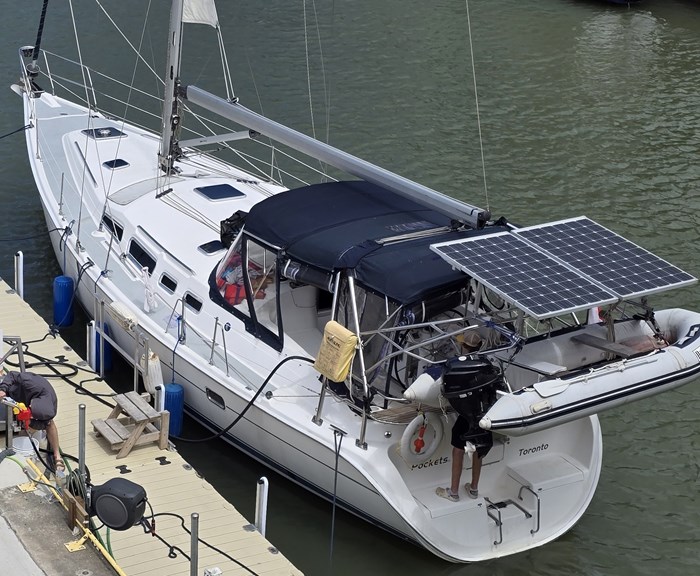 2004 Hunter 44 DS (426) Photo 4 of 26
