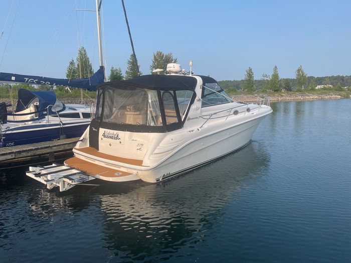 1996 Sea Ray 330 Sundancer Photo 2 of 37