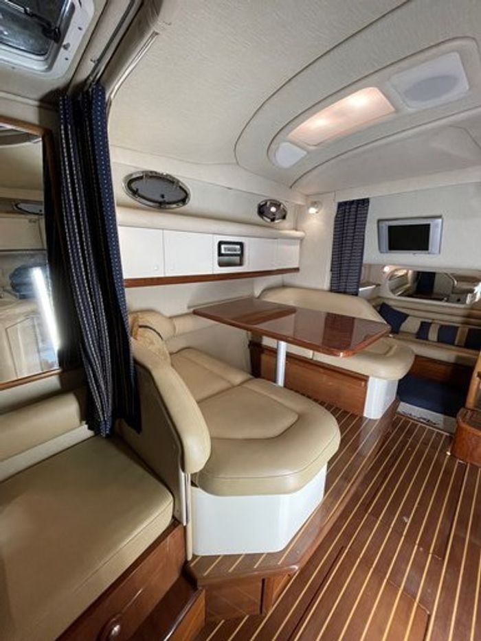 1996 Sea Ray 330 Sundancer Photo 12 of 37