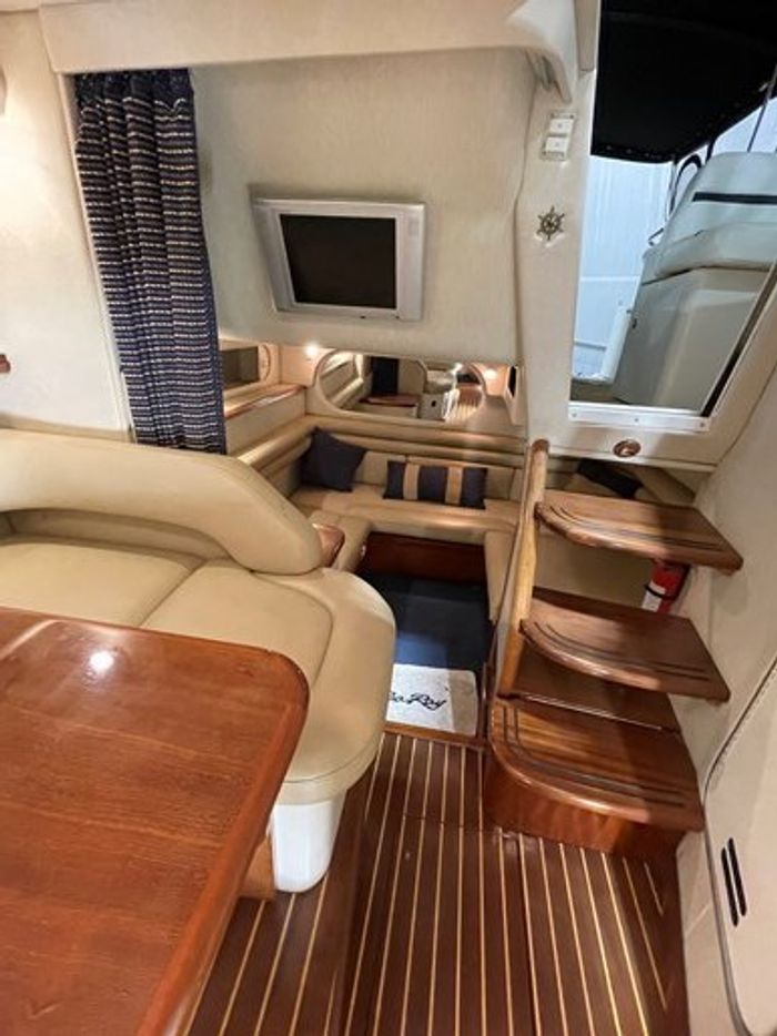 1996 Sea Ray 330 Sundancer Photo 11 of 37