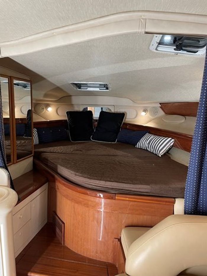 1996 Sea Ray 330 Sundancer Photo 13 of 37