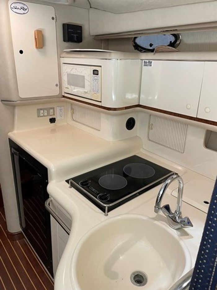1996 Sea Ray 330 Sundancer Photo 14 of 37