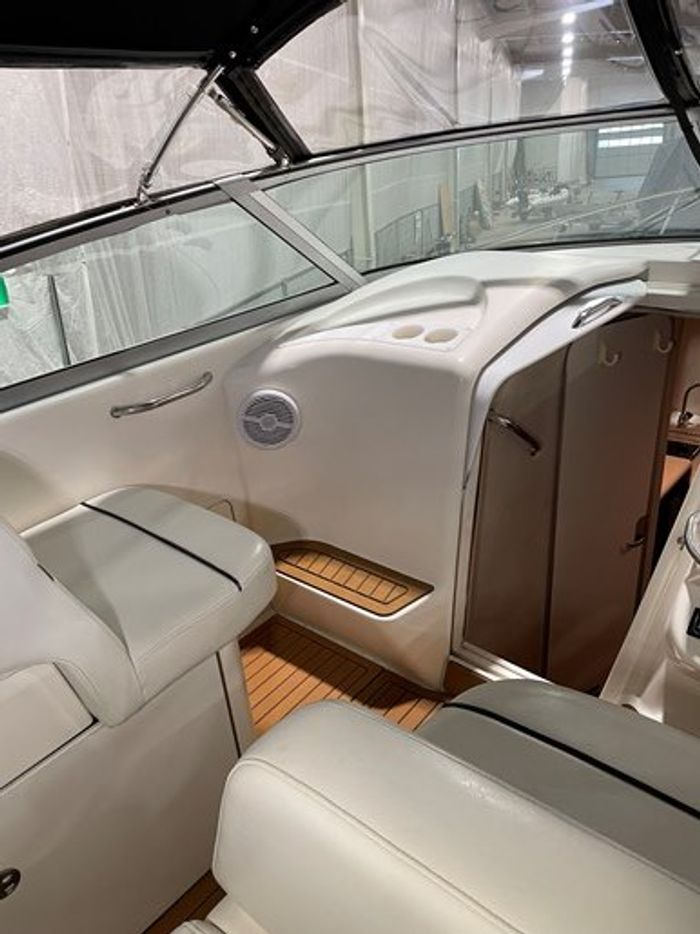 1996 Sea Ray 330 Sundancer Photo 23 of 37