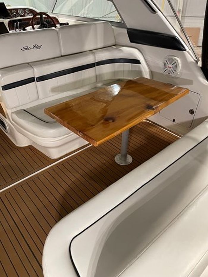 1996 Sea Ray 330 Sundancer Photo 25 of 37