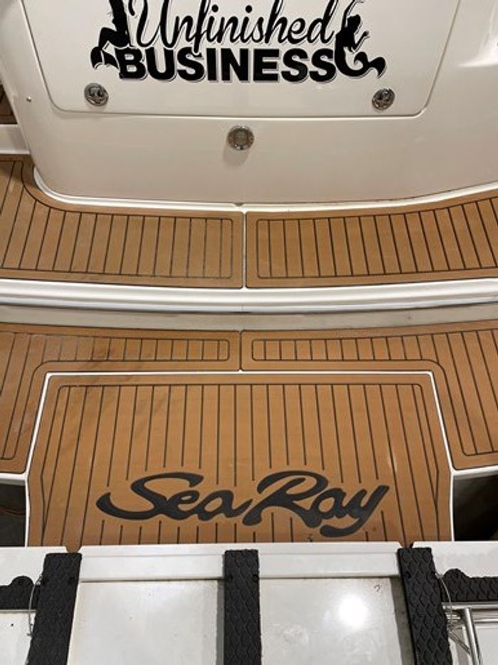 1996 Sea Ray 330 Sundancer Photo 29 of 37