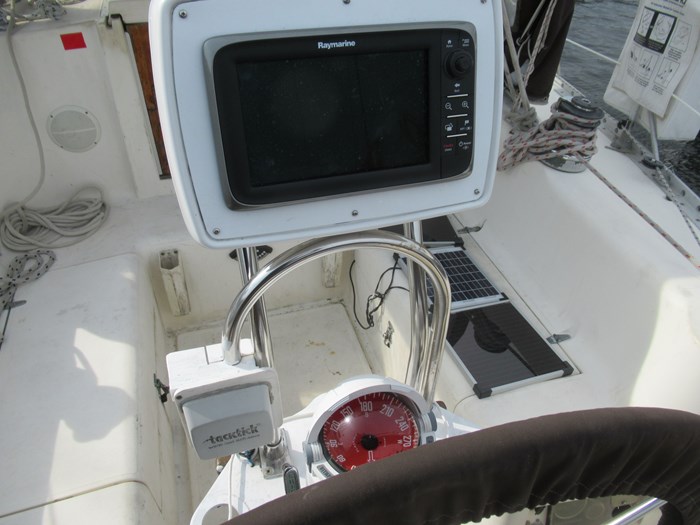 1981 CS Yachts 36 Deep Draft Version Photo 10 of 25