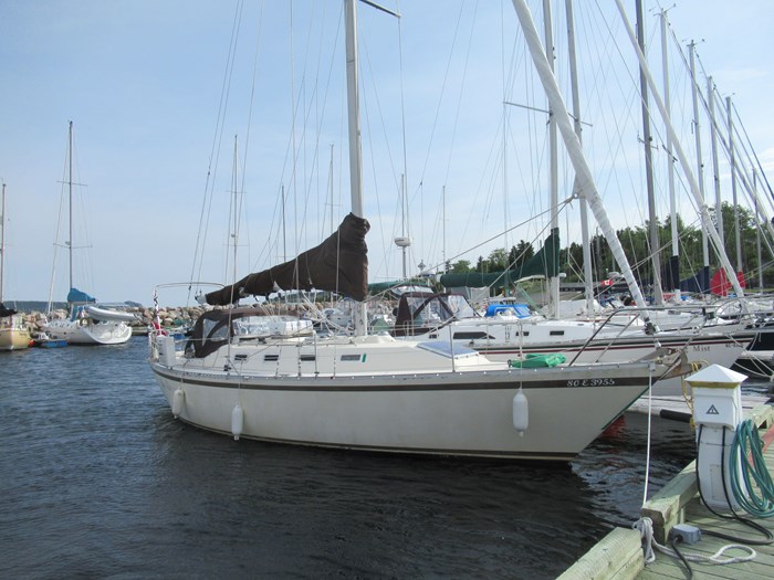 1981 CS Yachts 36 Deep Draft Version Photo 1 of 25