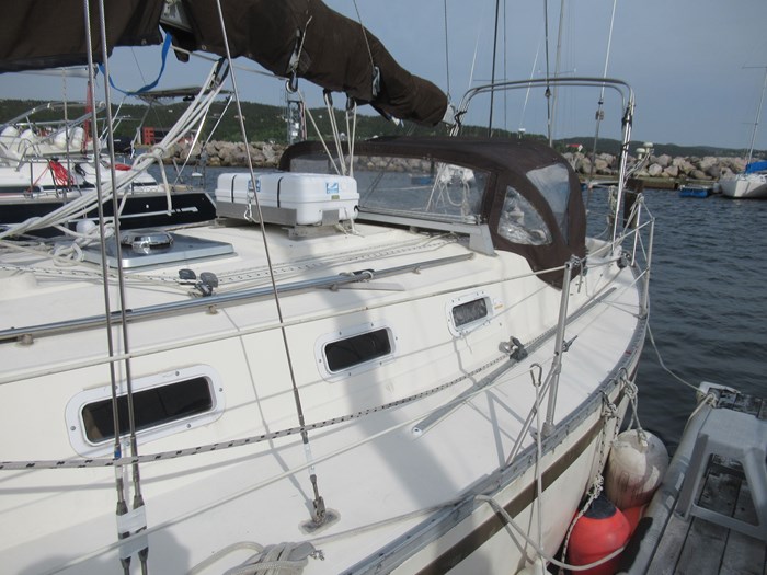 1981 CS Yachts 36 Deep Draft Version Photo 4 of 25