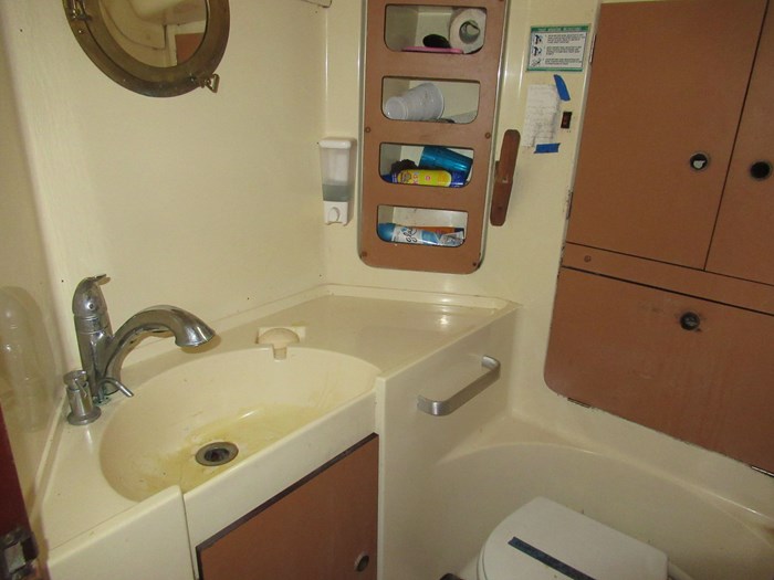 1981 CS Yachts 36 Deep Draft Version Photo 19 of 25