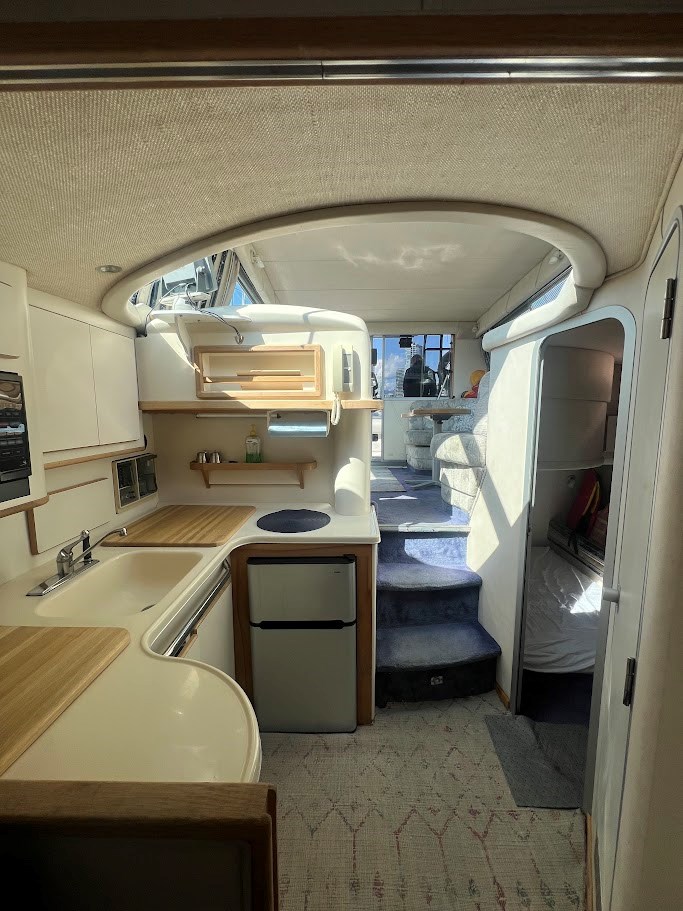 1992 Sea Ray 370 Sedan Bridge Photo 5 of 13