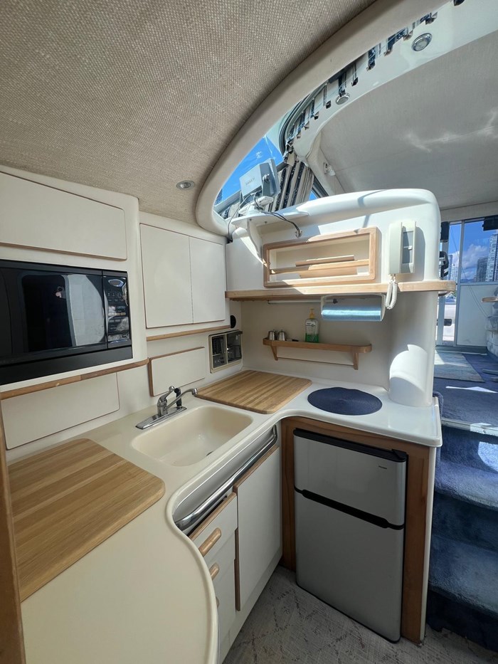 1992 Sea Ray 370 Sedan Bridge Photo 7 of 13